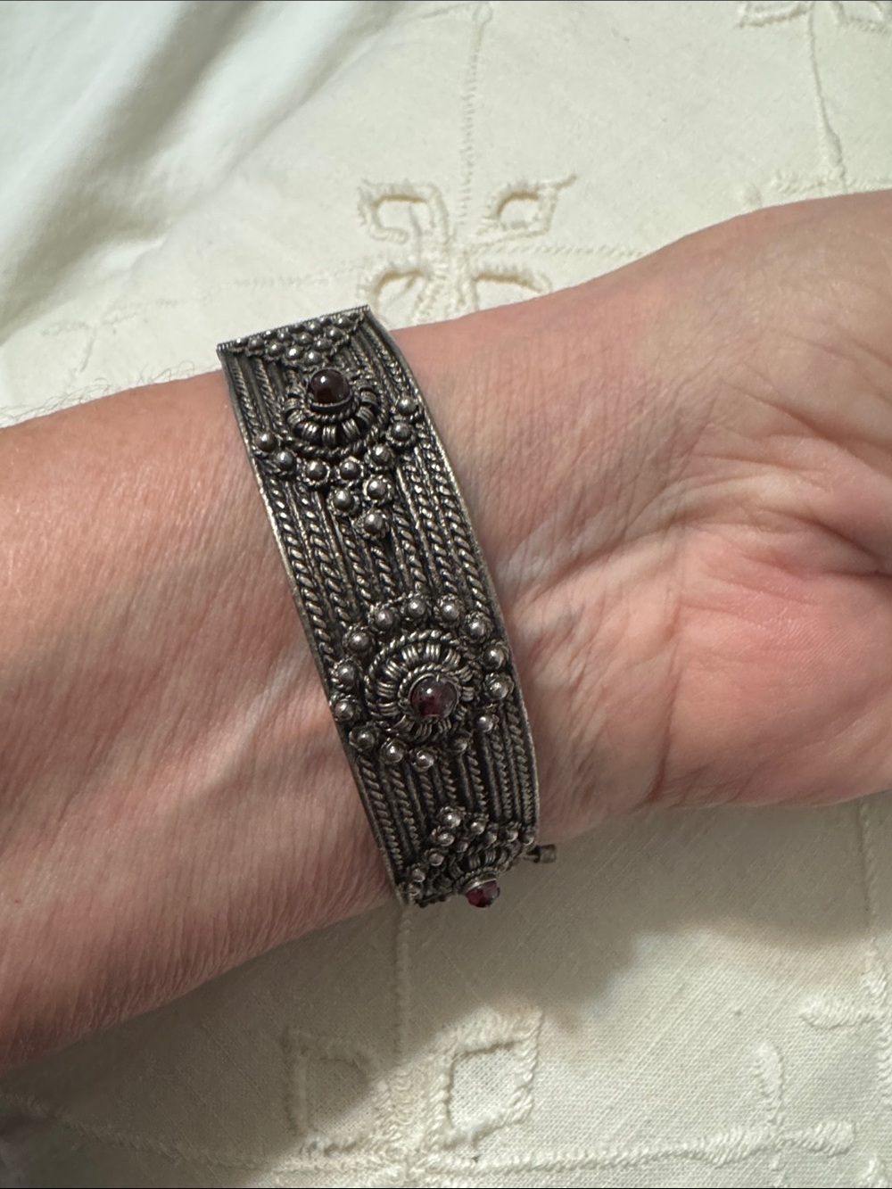 Vintage-Inspired 925 Silver Filigree Bracelet with Deep Red Accents on one side